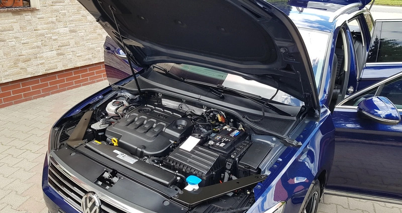 Volkswagen Passat cena 79900 przebieg: 148000, rok produkcji 2018 z Strzegom małe 742